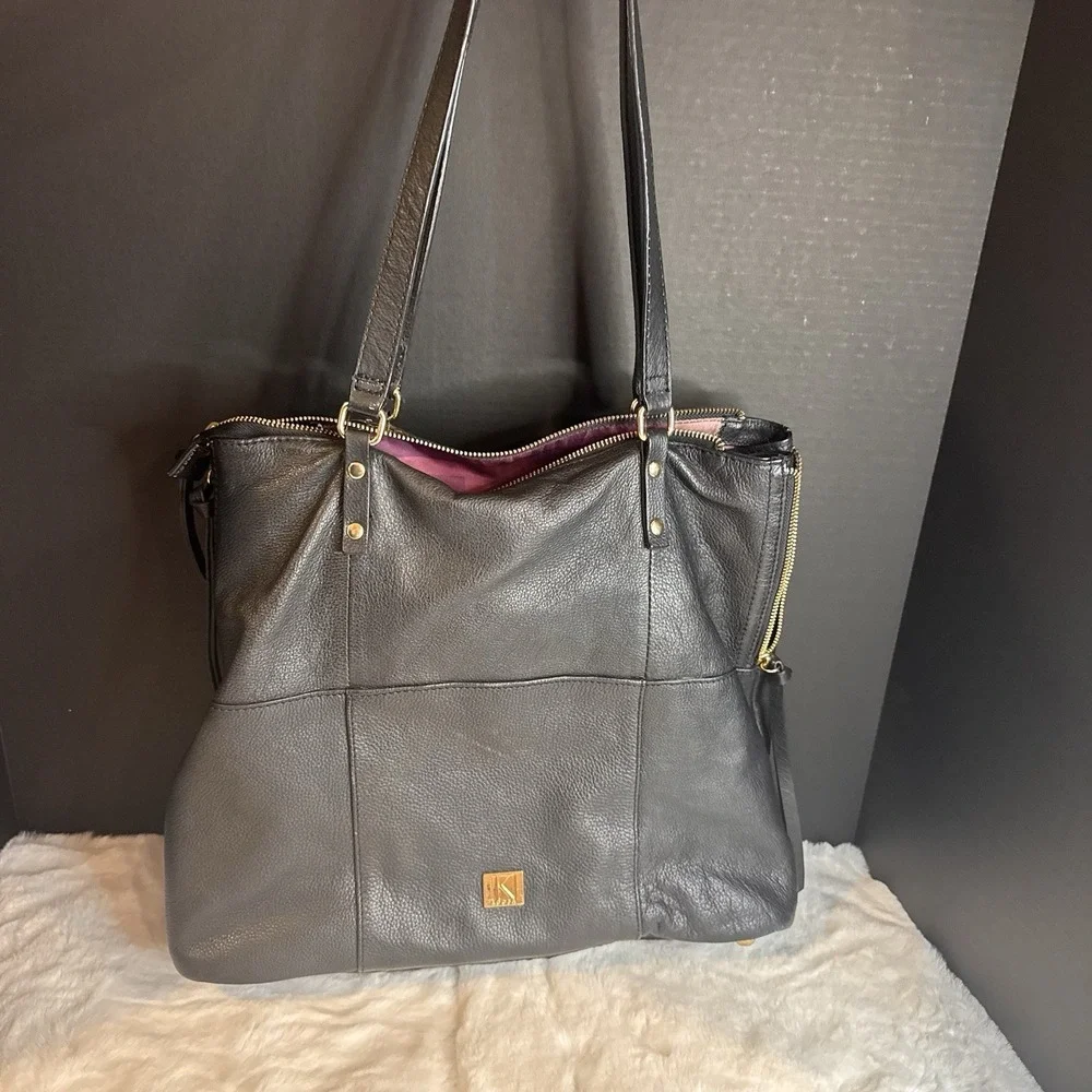 Extra Large Supple Blk Leather Kooba Shoulder Bag Tote Lots Of Pockets CLEAN